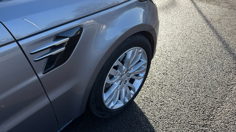 Land Rover Range Rover Sport 2.0 P400e HSE 5dr Auto Estate